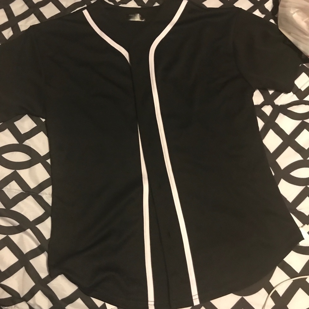 Black baseball jersey